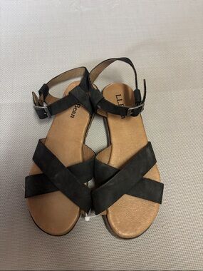 L.L. Bean Black Leather Crisscross Strap walking Sandals size 9